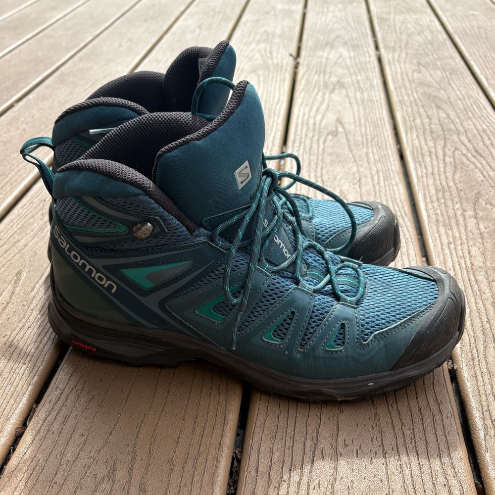 Women’s size 11 Salomon breathable hiking shoes with ortholite cushion